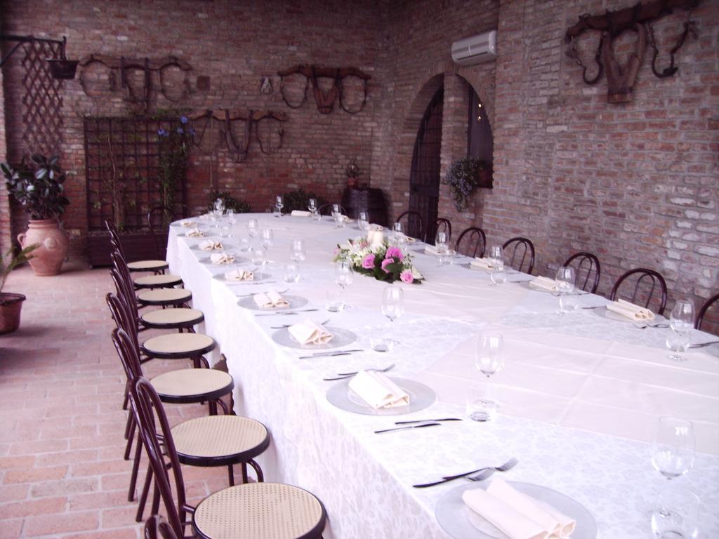 Agriturismo-R&B Corte Dei Gioghi 费拉拉 外观 照片
