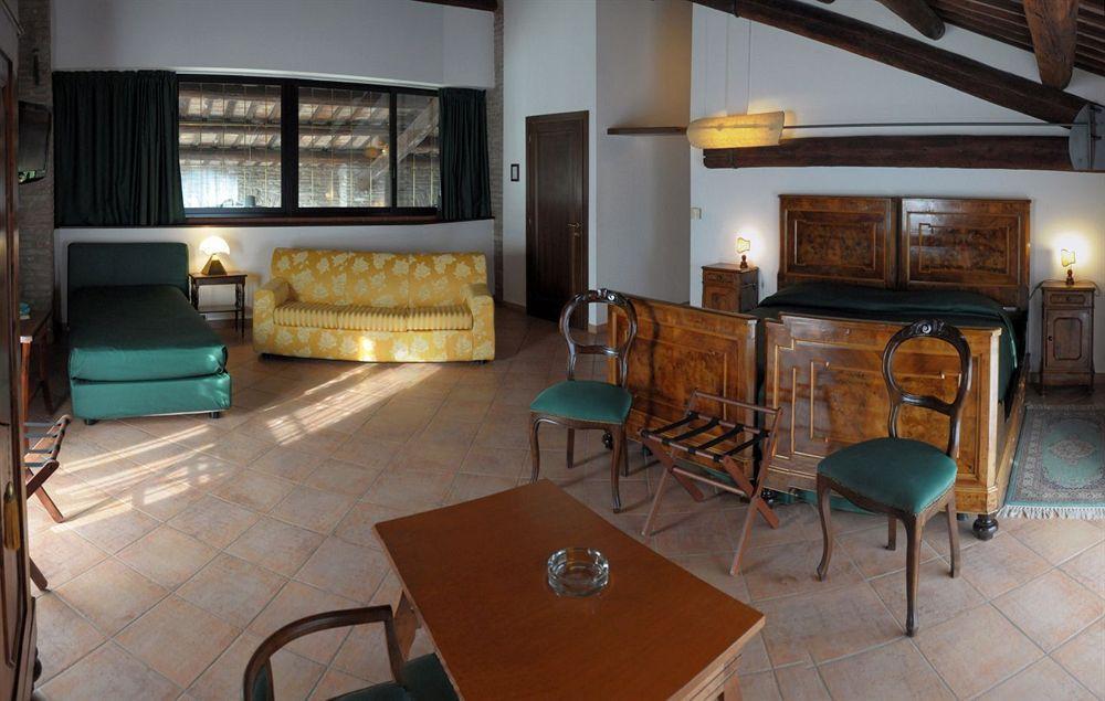 Agriturismo-R&B Corte Dei Gioghi 费拉拉 外观 照片