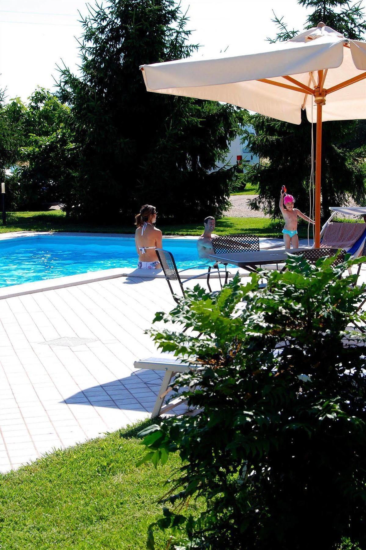 Agriturismo-R&B Corte Dei Gioghi 费拉拉 外观 照片