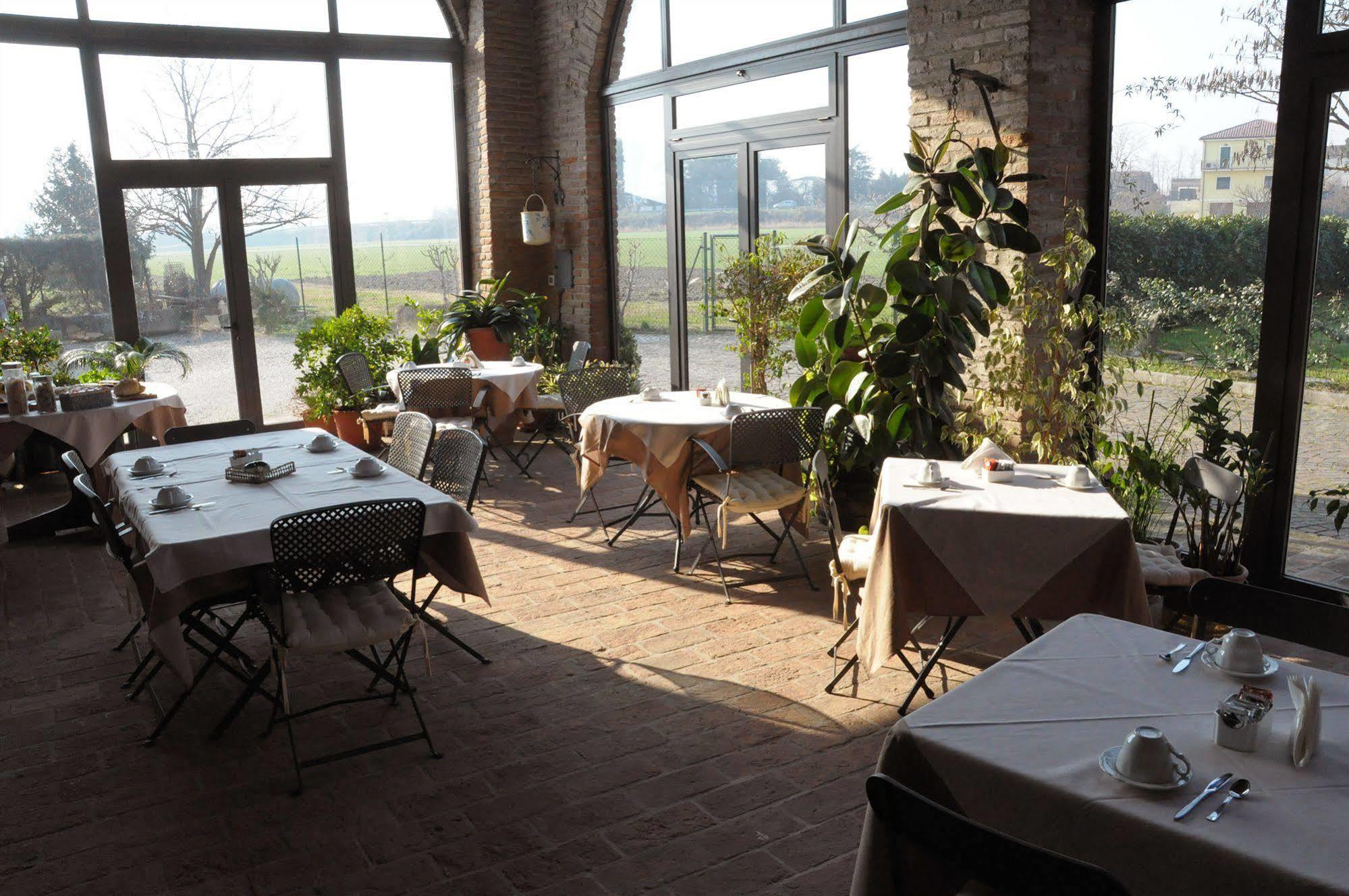 Agriturismo-R&B Corte Dei Gioghi 费拉拉 外观 照片