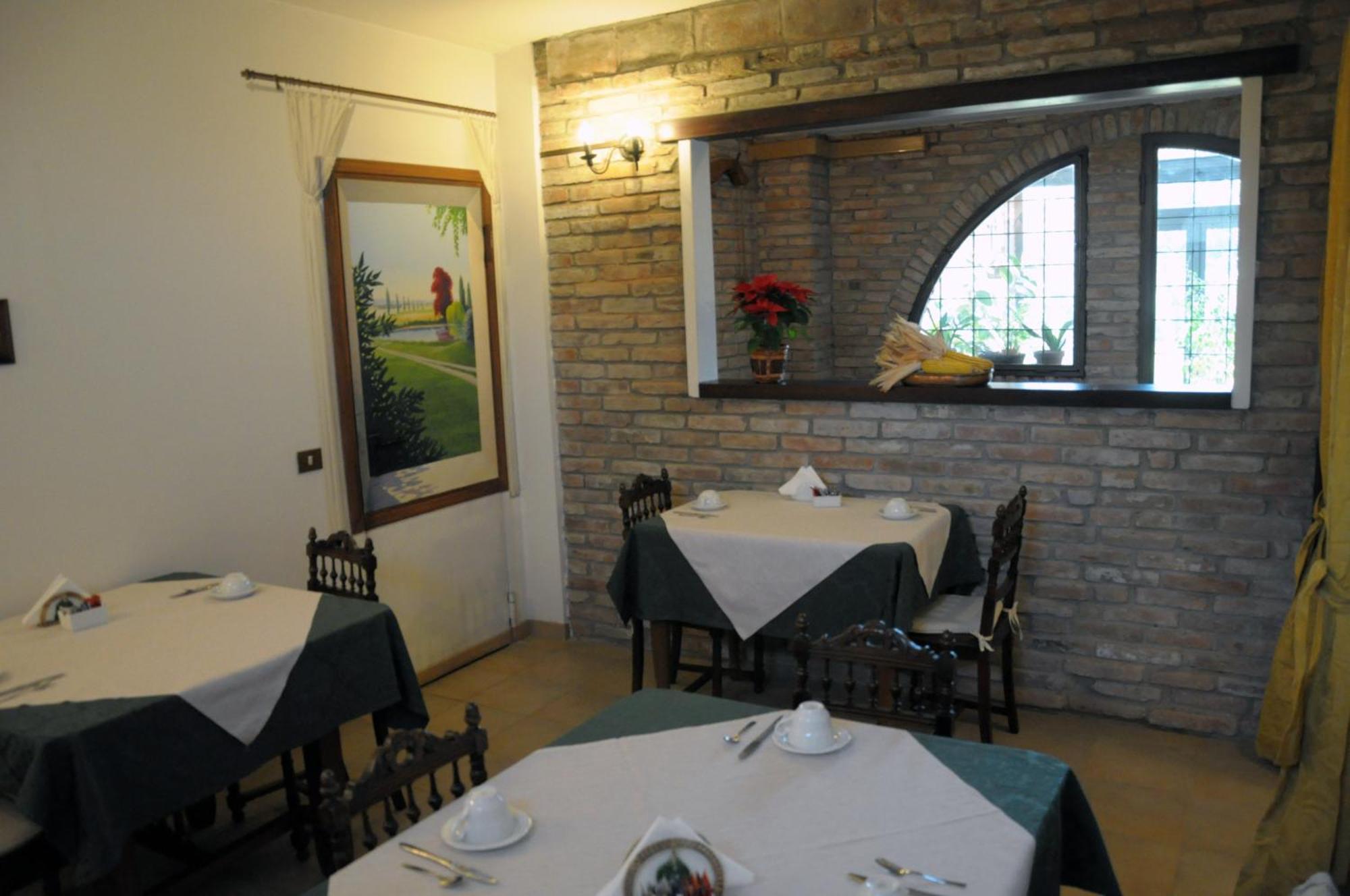 Agriturismo-R&B Corte Dei Gioghi 费拉拉 外观 照片
