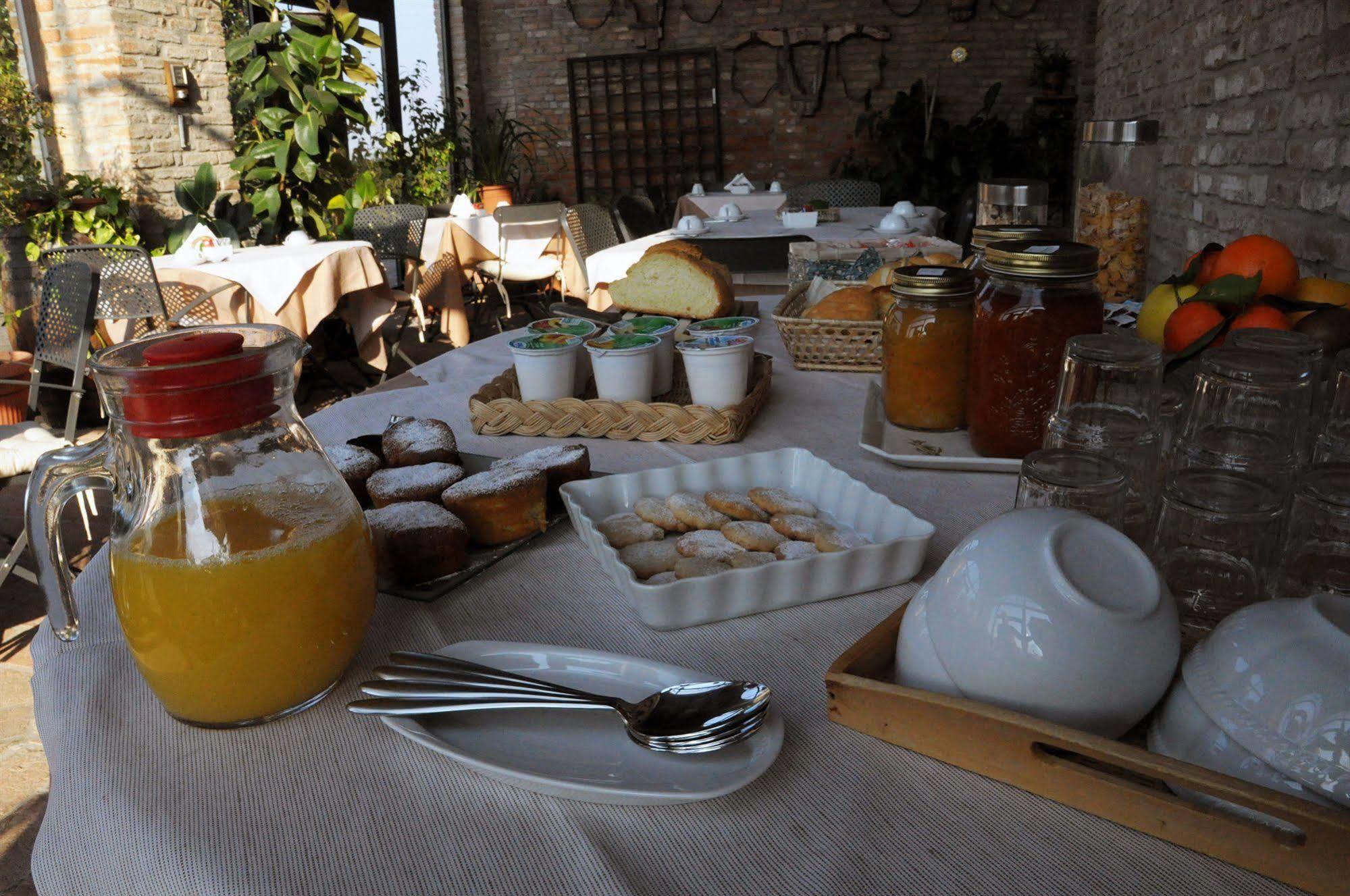 Agriturismo-R&B Corte Dei Gioghi 费拉拉 外观 照片