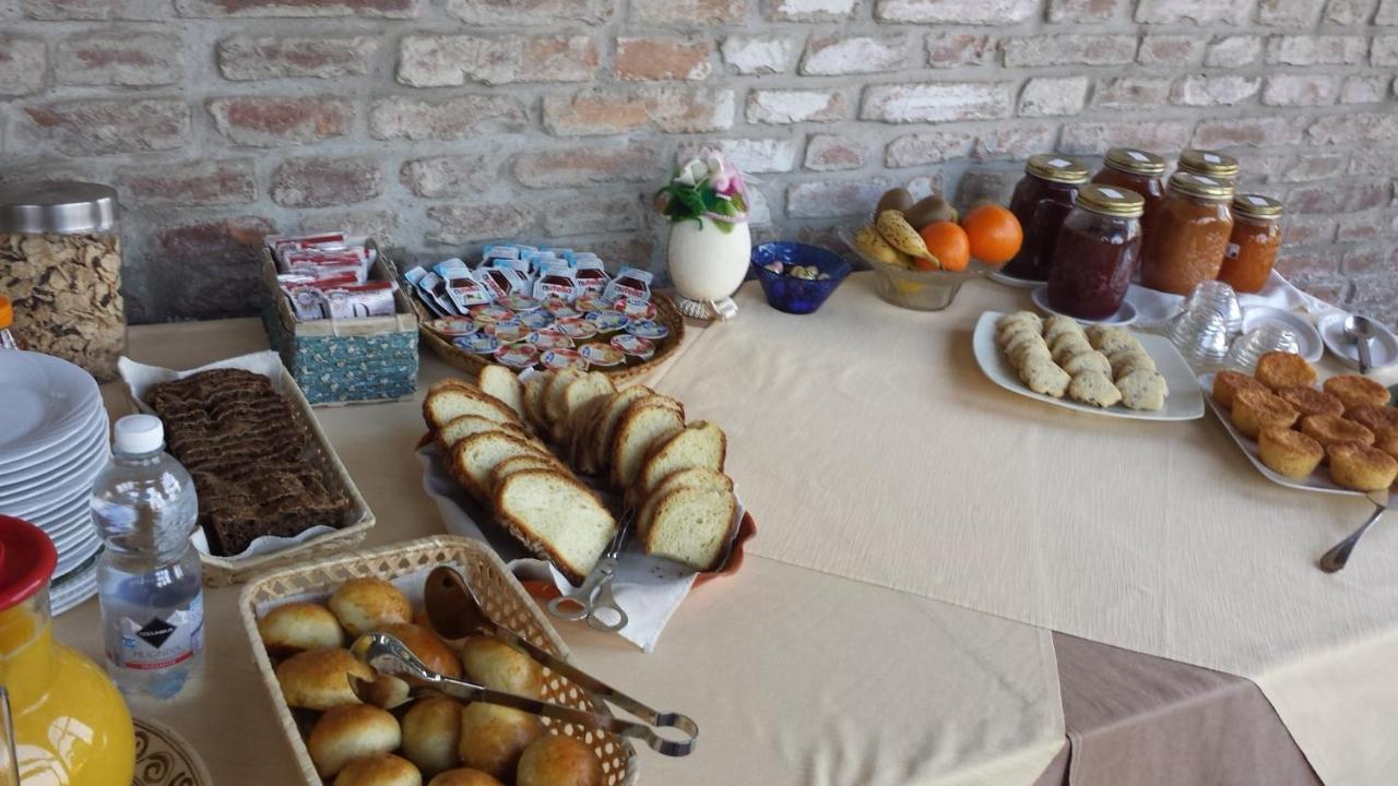 Agriturismo-R&B Corte Dei Gioghi 费拉拉 外观 照片